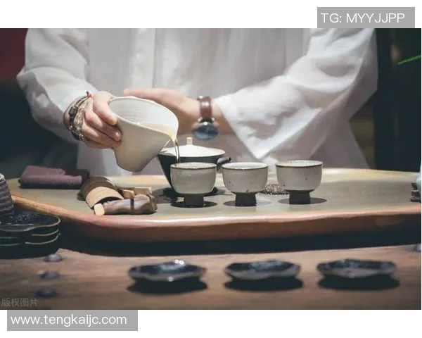 茶文化与生活方式的融合探索从茶行为中心看当代茶艺的创新与发展